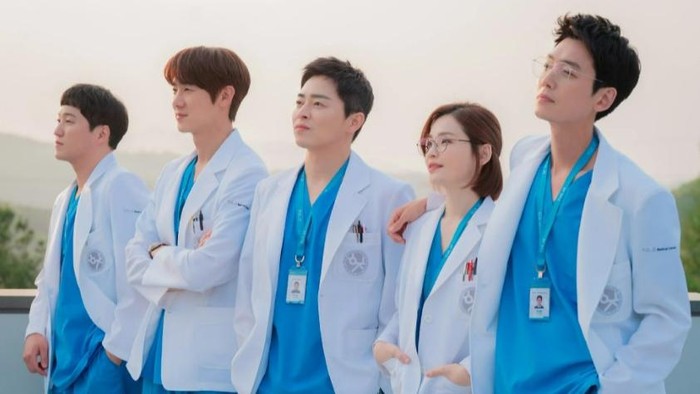 5 Drama Korea Ini Cerminkan Friendship Goals yang Bikin Iri! Ada Circle yang Kamu Harapkan Bisa Punya Juga? 5 Drama Korea Ini Cerminkan Friendship Goals yang Bikin Iri! Ada Circle yang Kamu Harapkan Bisa Punya Juga?