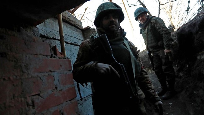 Rusia mengatakan sejumlah pasukannya di timur Ukraina keracunan botulinum tipe B dan menuduh Ukraina yang melakukannya.