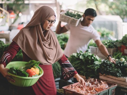 Tukang Buah Ikhlaskan Kurang Bayar Saat Tahu Aku Sedekah untuk Anak Yatim