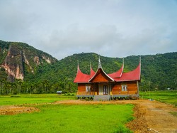 Macam-macam Sapaan dalam Bahasa Minangkabau, Ada Uda-Uni