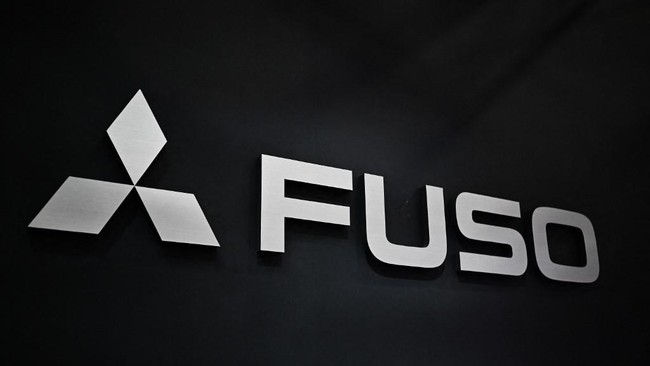 Fuso menawarkan dua model Euro 4, Canter dan Fighter X, sebelumnya model ini bernama Colt Diesel dan Fighter.