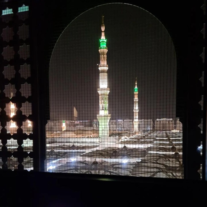 <p>Lulu Tobing diketahui tengah berada di Tanah Suci untuk menunaikan ibadah umrah. Aktris yang telah menjadi mualaf itu akhirnya menjalankan umrah setelah beberapa kali melewatkan kesempatan. (Foto: Instagram @lutob)</p>