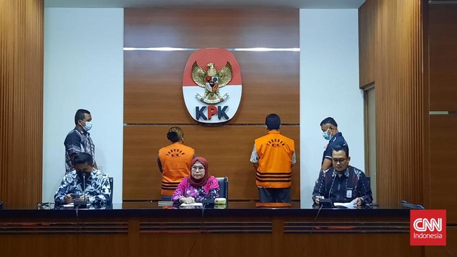 KPK menahan mantan Bupati Tabanan Ni Putu Eka Wiryastuti di Rutan Polda Metro Jaya. Ni Putu Eka ditetapkan sebagai tersangka suap pengurusan DID tahun 2018.