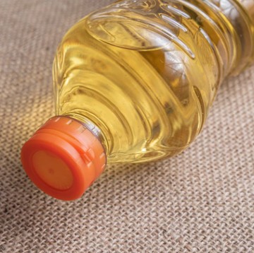 img-title Minyak Goreng Masih Mahal dan Langka? Buat Sendiri dari Kelapa dengan Cara Ini