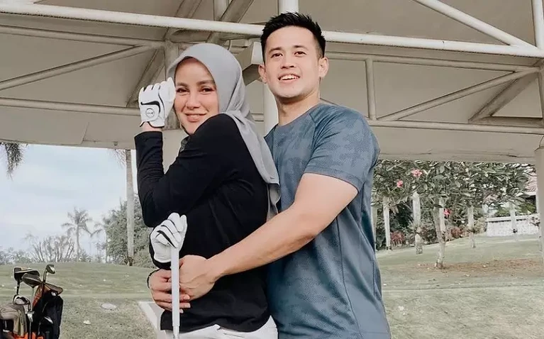Olla Ramlan Olla Ramlan dan Aufar Hutapea