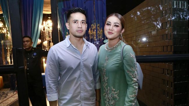Olla Ramlan menggugat cerai Aufar Hutapea usai hampir 10 tahun menikah.