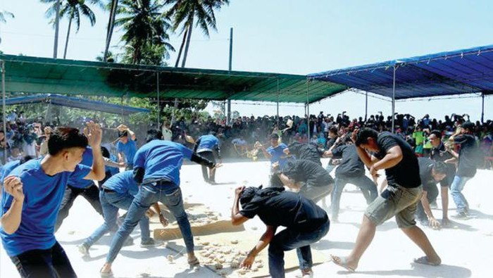 Jelang Puasa, 3 Tradisi Unik Ini Sering Dilakukan Warga Pulau Bangka, Ada Perang-perangan!
