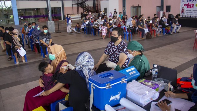 Anggota Komisi IX DPR RI dari Fraksi PAN Saleh Partaonan Daulay menilai tidak semua pemudik bisa mendapatkan vaksinasi booster jelang Lebaran.