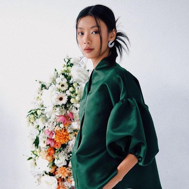 7 Potret Yumi Kwandy Model Cantik Kekasih Chika Kinsky Eks Adipati Dolken