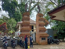 Ziarah ke Makam Sembah Dalem Wirasuta, Air-Tanahnya Dibawa RK ke IKN