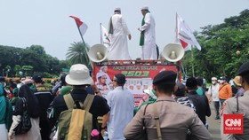 Massa Aksi  Bela Islam 2503 Mulai Berdatangan ke Patung Kuda