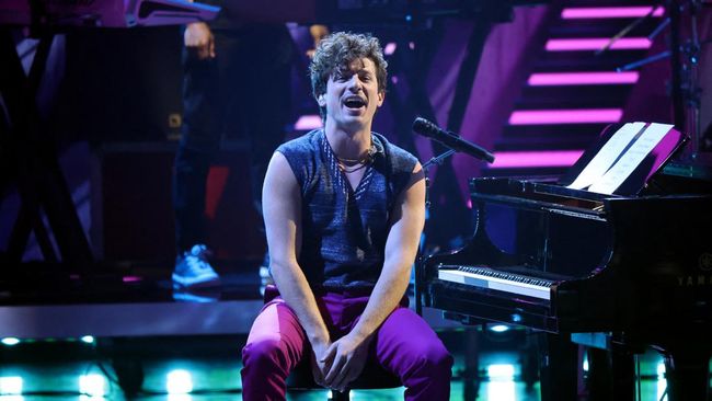 Charlie Puth terinspirasi dari komentar Elton John yang berguna untuk karya barunya, Light Switch.