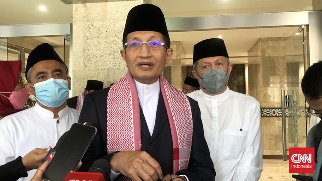Imam Besar Masjid Istiqlal Nasaruddin Umar mengaku lebih menikmati mengurus umat daripada memikirkan kans menjadi cawapres di Pemilu 2024.