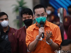 3 Sosok yang Pernah Kecipratan Duit Haram Indra Kenz, Apes Banget