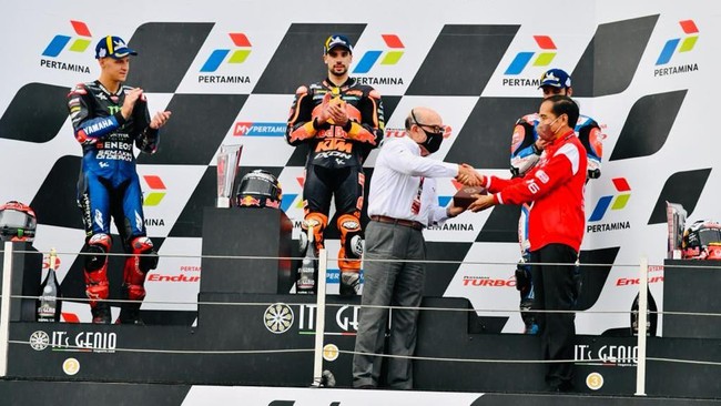 Karya para pelaku UMKM dan anak bangsa Indonesia unjuk gigi di pentas dunia melalui perhelatan MotoGP 2022 di Mandalika, Lombok, Nusa Tenggara Barat.