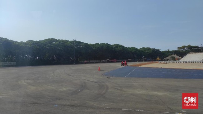 Pembangunan lintasan balap mobil listrik Formula E di Ancol, Jakarta Utara hampir rampung. Trek sepanjang 2,4 kilometer itu sudah hampir semua teraspal.