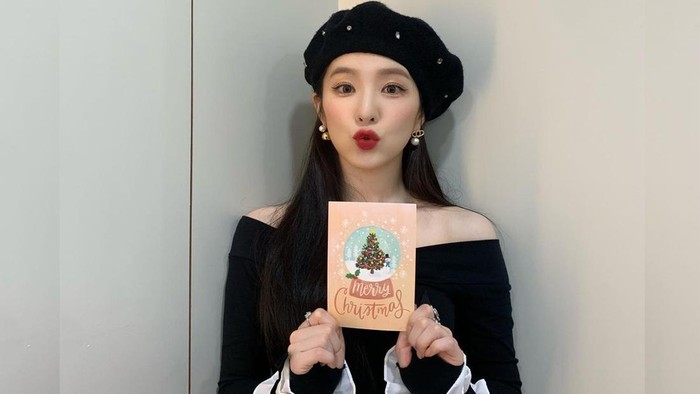 Daftar Buku Favorit yang Pernah Dibaca Idol Kpop, Kamu Sudah Ikutan Koleksi Belum?