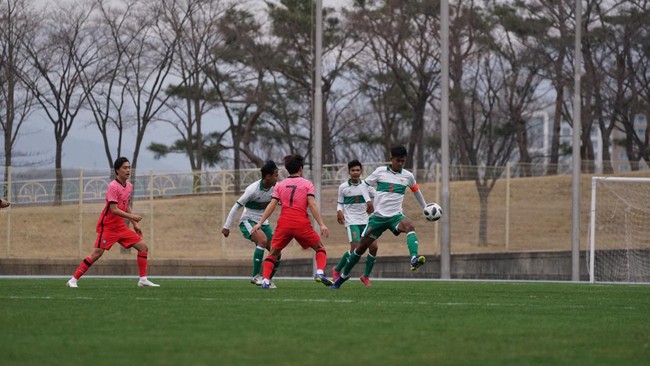Pelatih Timnas Indonesia U-19, Shin Tae Yong mengatakan anak asuhnya masih memikirkan kekalahan telak jelang pertemuan kedua kontra Korea Selatan.