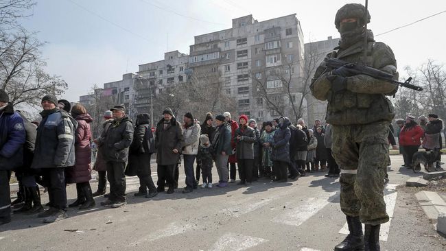 Rusia Minta Pasukan Ukraina Menyerah pada Hari Paskah Rusia menyatakan pasukan Ukraina yang meletakkan senjata pada Minggu (17/4) akan dijamin keselamatannya.