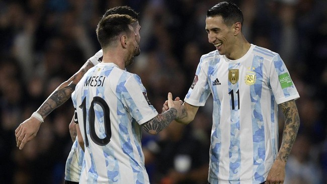 Gianluigi Buffon yakin mantan penyerang Paris Saint-Germain (PSG) Angel Di Maria akan sehebat Diego Maradona di Liga Italia.