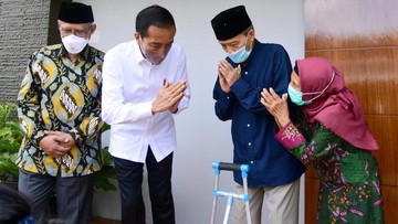 JOKOWI DATANG UNTUK MELAYAT