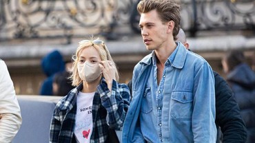img-title Keakraban Lisa BLACKPINK & Austin Butler Jalan - jalan di Paris