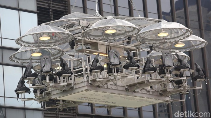 4 Fakta Lounge In The Sky, Resto Viral Melayang yang Suguhkan Pengalaman Makan di Ketinggian