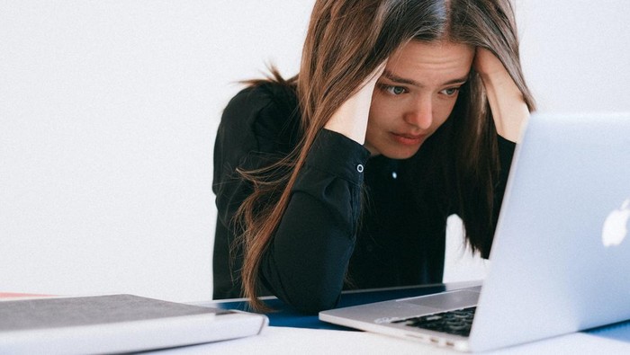 5 Alasan Mengapa Kamu Jangan Self Diagnosis Kondisi Kesehatan Mental Sendiri, Ini Risikonya!