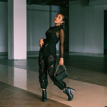 Mantan Tunangan Ulang Tahun, Ucapan Romantis Awkarin Jadi Sorotan