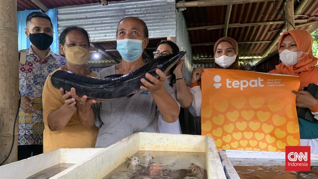 90 persen nasabah pembiayaan ultra mikro BTPN Syariah Bali merupakan non-muslim. Mereka lari dari jerat rentenir dan bank keliling, dan akrab dengan bank syariah.