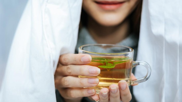 Pilihan Teh Terbaik Buat Meringankan Sakit Tenggorokan, Simak Saran dari Ahlinya di Sini! Pilihan Teh Terbaik Buat Meringankan Sakit Tenggorokan, Simak Saran dari Ahlinya di Sini!