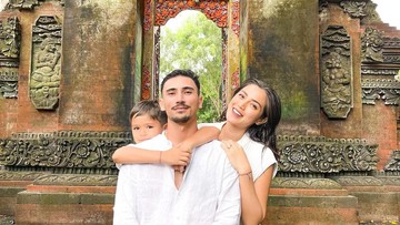 JESSICA ISKANDAR MEMBERIKAN PENGERTIAN PADA SANG PUTRA