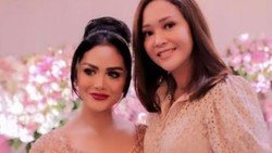 Maia Estianty Ngaku Sering Diminta Ambil Baju Bekas Kris Dayanti, Alasannya...