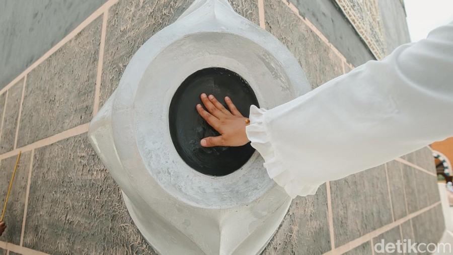 Mempersiapkan Diri ke Tanah Suci Almahmudah Manasik Training Center kerap jadi tujuan untuk mempersiapkan diri ke Tanah Suci. Di sana pengunjung diedukasi mengenai cara ibadah haji dan umrah.