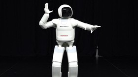 Setelah 20 Tahun Memukau Publik, Robot 'Pintar' Asimo Pensiun Kamis