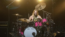 Foo Fighters Akan Gelar Konser Tribut untuk Taylor Hawkins