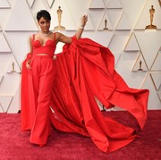 Deretan Selebriti Berbusana Terbaik di Oscar 2022! Siapa Paling Glamor?