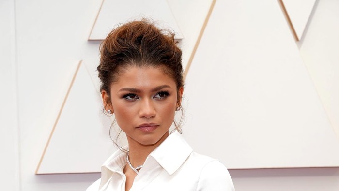 Glowing dan Glamor! Ini Selebriti dengan Makeup Terbaik di Piala Oscar 2022