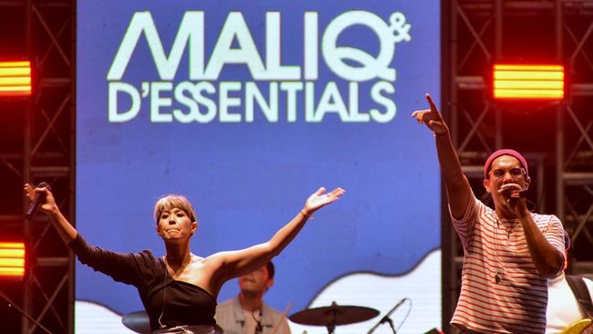 Maliq & D'Essentials menjadi sajian penutup hari pertama Allo Bank Festival 2022, Jumat (20/5).