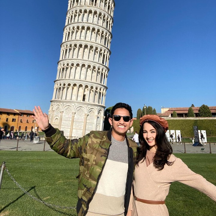<p>Belva Devara dan istrinya, Sabrina Anggaraini resmi menjadi pasangan suami istri sejak 5 Maret 2020 lalu, Bunda. (Instagram @belvadevara)<br /><br /><br /></p>