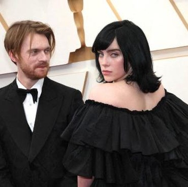 Billie Eilish Boyong Piala Oscar 2022 Lewat 'No Time to Die'