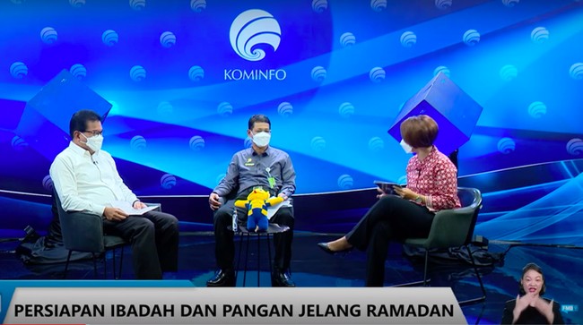 Pemerintah meminta masyarakat tetap menaati protokol kesehatan saat berkegiatan selama Ramadan tahun ini.