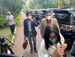 Penampilan Dea Onlyfans saat Wajib Lapor di Polda Metro