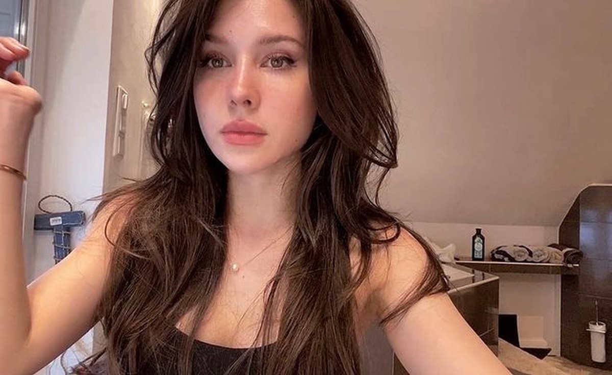 Eve Suz Cewek Bule yang Dekat dengan Gading Marten