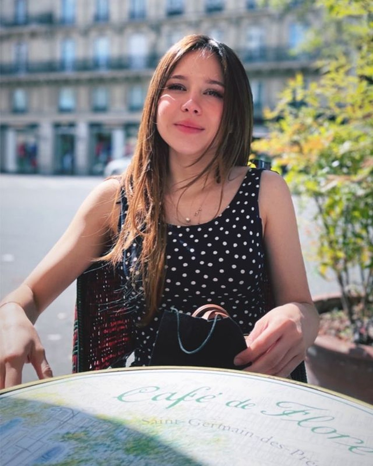 Eve Suz Cewek Bule yang Dekat dengan Gading Marten