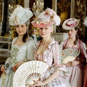 Demam Period Drama Usai Nonton Bridgerton? Cek Drama dan Film Lain dengan Kostum Vintage Super Estetik Ini!