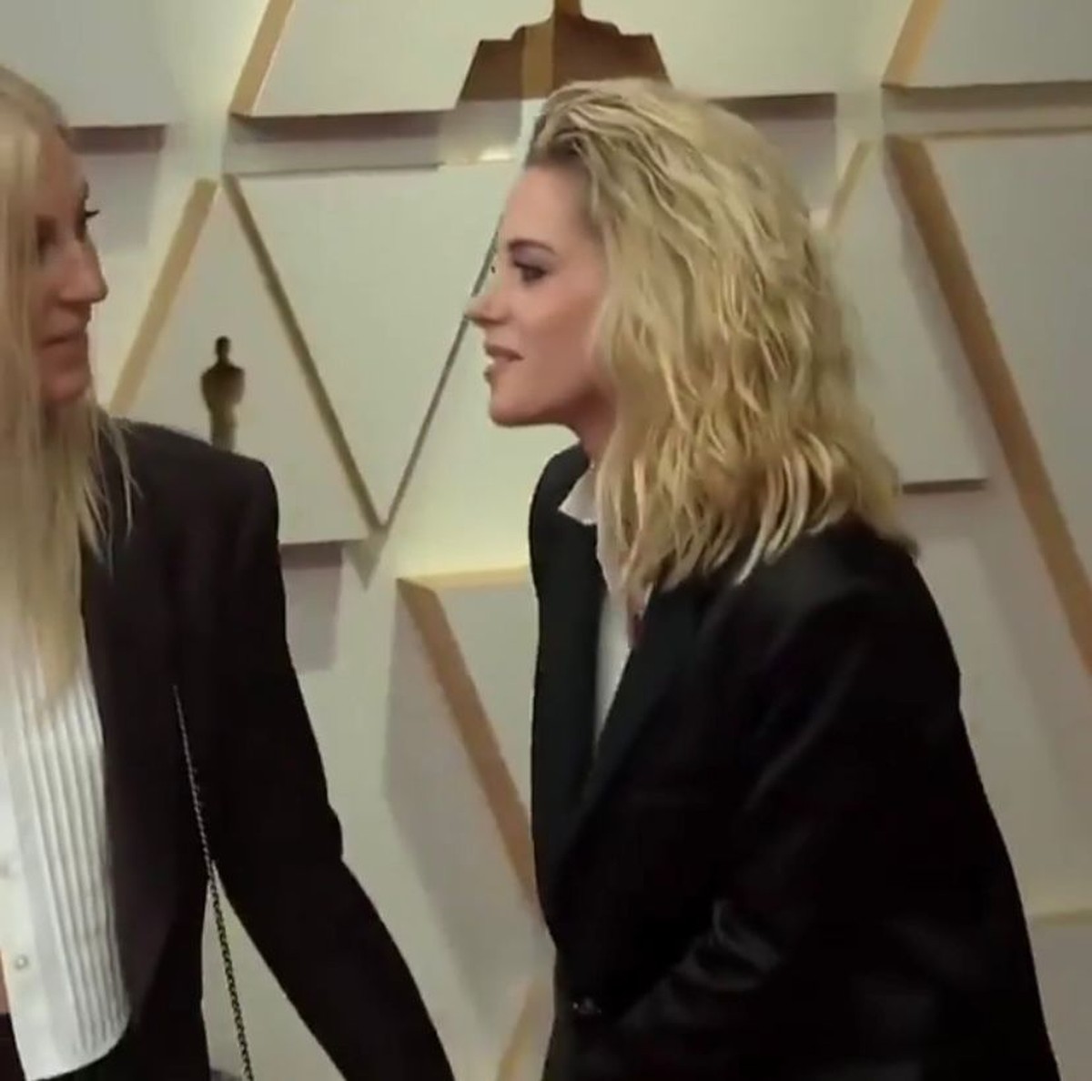 Kristen Stewart dan tunangan sesama jenis