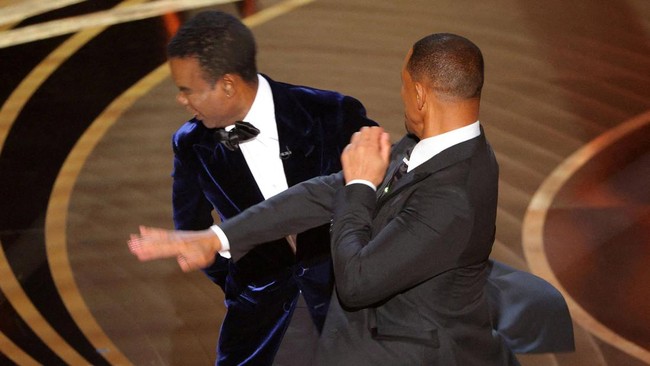 Presiden UFC, Dana White, terkesan dengan kekuatan dagu Chris Rock saat ditampar Will Smith di sela acara penghargaan Oscars 2022.