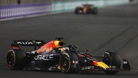 FOTO: Verstappen Melesat di F1 GP Arab Saudi