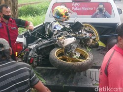 Pemotor Tersambar KA Tanpa Palang Pintu di Tulungagung, Korban Luka Berat